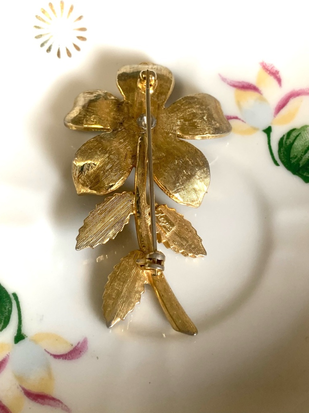 Keyes Gold Tone Floral Brooch with Rhinestone Center - Picture 3 of 6